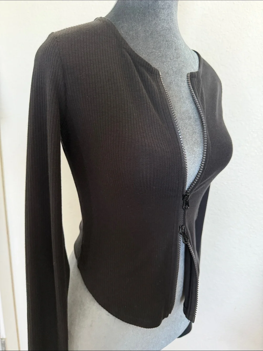 ALO Black Ribbed Zip-Front Women’s Top, Small